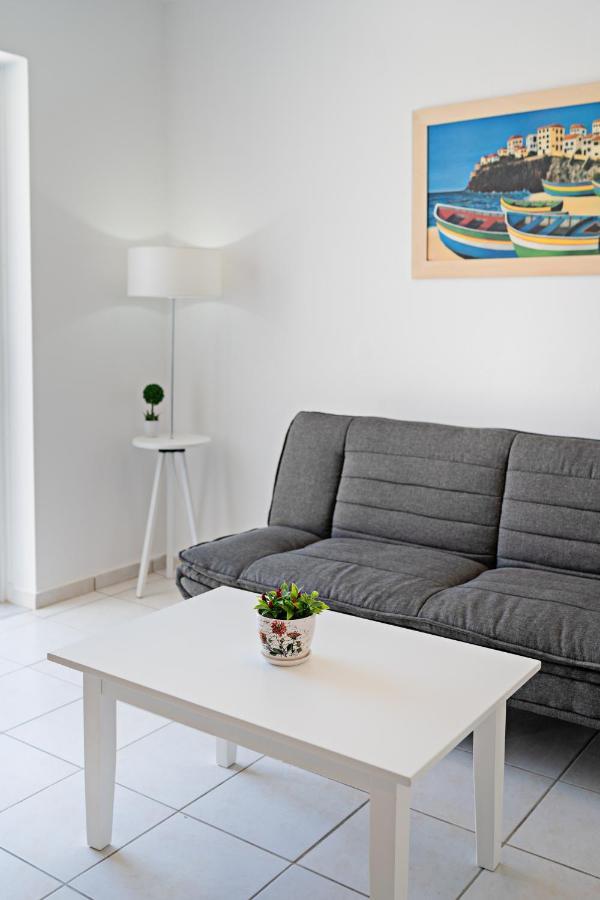 Azure Seaside Apts Magnisia Екстер'єр фото